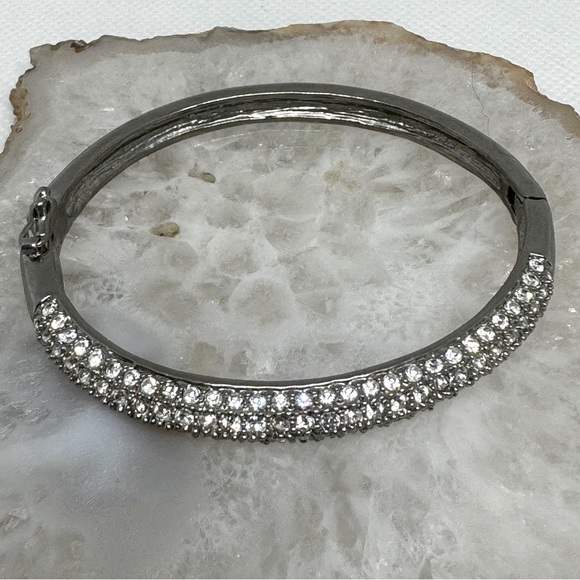 Lia Sophia GLITTERATI Bangle Bracelet - Picture 1 of 5